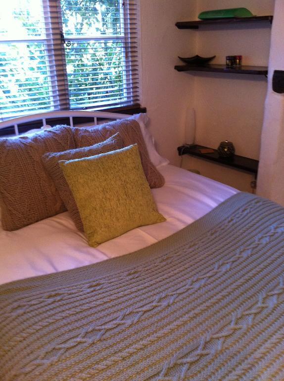 Thatched Farm Bed And Breakfast Γούντμπριτζ Δωμάτιο φωτογραφία